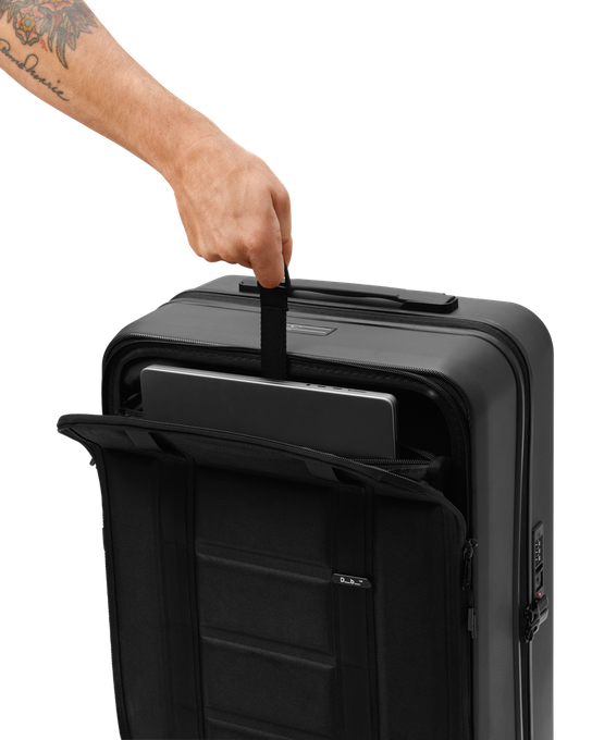 Walizka Db Ramverk Front Access Carry-on Black Out - 2024/25